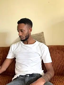 Snapshot of Dawi3 chatting on 10.21.25 Dawi3 online show from 10.21.25