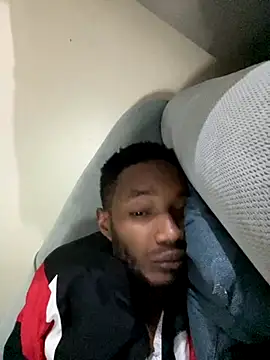 Snapshot of Dawi3 chatting on 10.24.25 Dawi3 online show from 10.24.25