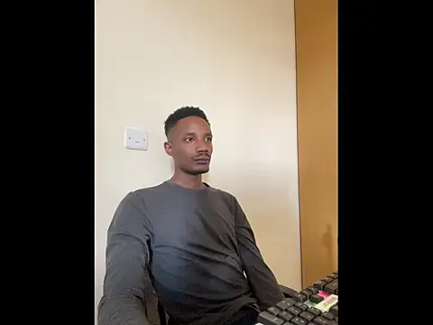 Snapshot of Dawi3 chatting on 11.28.25 Dawi3 online show from 11.28.25