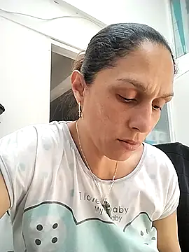 Snapshot of Corina_hot chatting on 11.22.25 Corina hot online show from 11.22.25