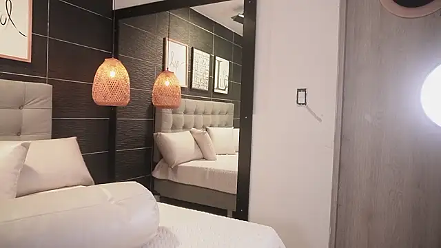 Bella TS  online show from 01.31.26