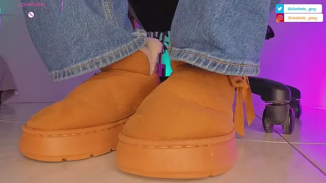 charlotte  grey online show from 09.26.25