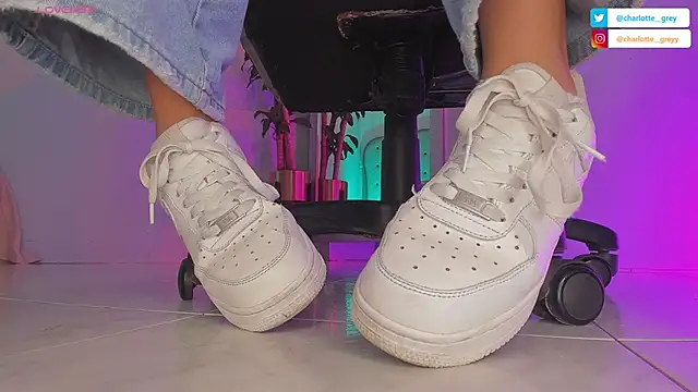 charlotte  grey online show from 09.29.25