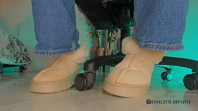 charlotte  grey online show from 11.21.25