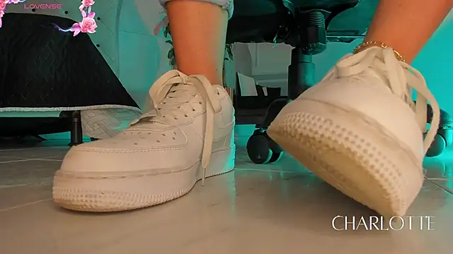 charlotte  grey online show from 02.02.26