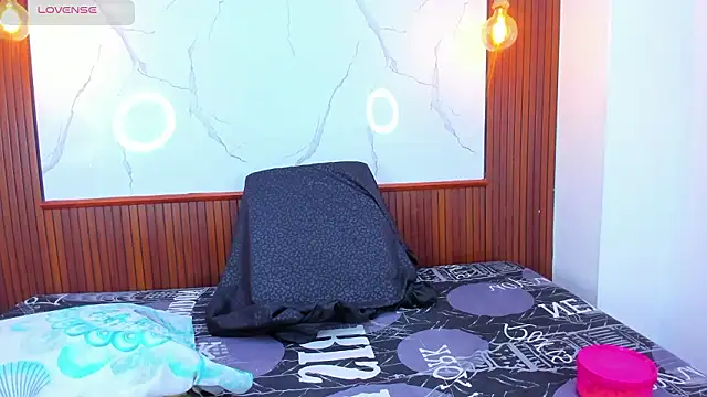 Mia thompson 19 online show from 03.24.26