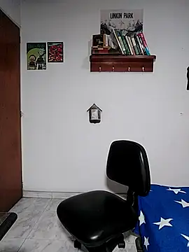 Snapshot of chero_95 chatting on 10.14.25 chero 95 online show from 10.14.25