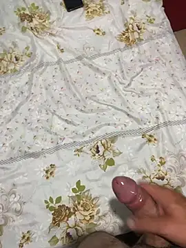 Snapshot of Putaepirocudo chatting on 12.12.24 Putaepirocudo online show from 12.12.24