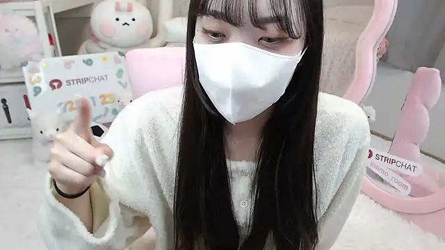 momo room online show from 01.25.25