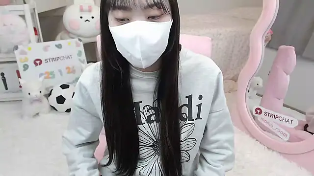 momo room online show from 01.26.25