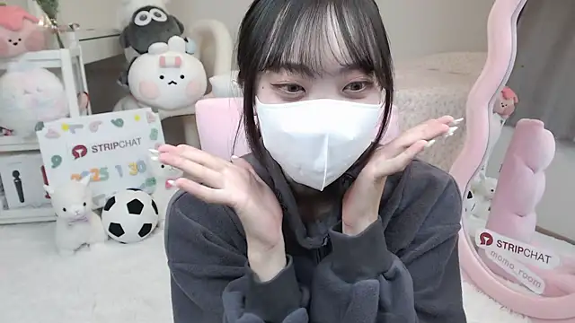 momo room online show from 01.30.25