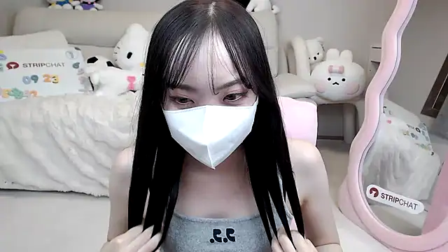 momo room online show from 09.23.25