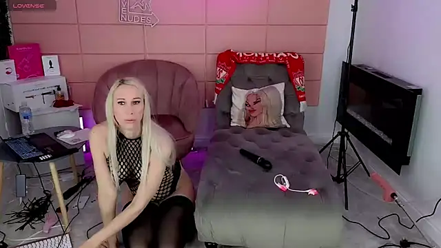 Snapshot of nurse-barbie chatting on 05.18.26 nurse-barbie online show from 05.18.26
