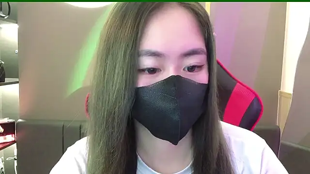 Snapshot of witch-39 chatting on 12.18.24 witch-39 online show from 12.18.24