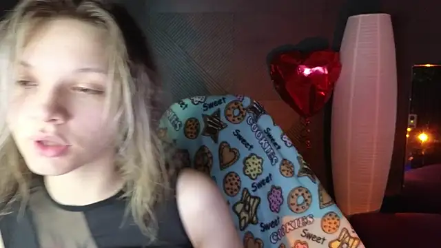 LitaBrom online show from 03.19.25