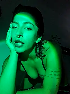 Snapshot of xmoira3x chatting on 02.23.25 xmoira3x online show from 02.23.25