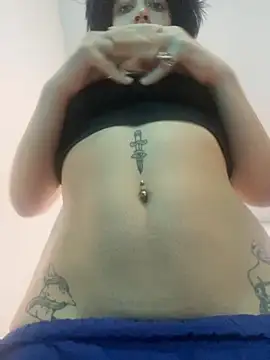 Snapshot of xmoira3x chatting on 11.04.25 xmoira3x online show from 11.04.25