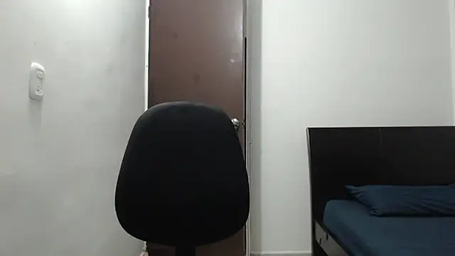 Snapshot of dimitriquiet05 chatting on 01.08.25 dimitriquiet05 online show from 01.08.25