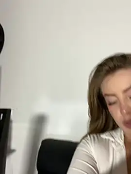 Snapshot of cheryl_cc chatting on 04.26.26 cheryl cc online show from 04.26.26