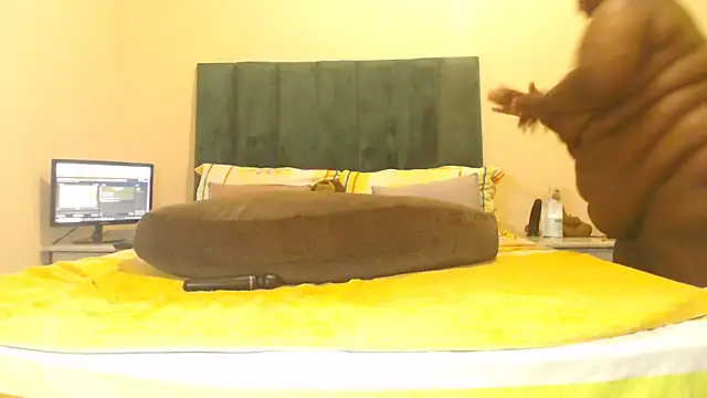 Snapshot of sexybigasss chatting on 02.20.26 sexybigasss online show from 02.20.26