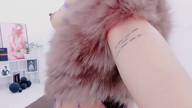 Snapshot of SexualStruggle chatting on 12.11.24 SexualStruggle online show from 12.11.24