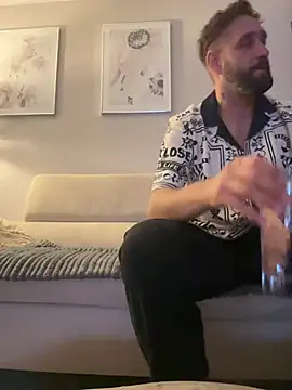 Curvyloveandhim online show from 07.08.26