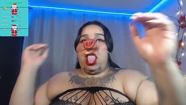 Snapshot of VeronikCuhubby chatting on 12.30.24 VeronikCuhubby online show from 12.30.24