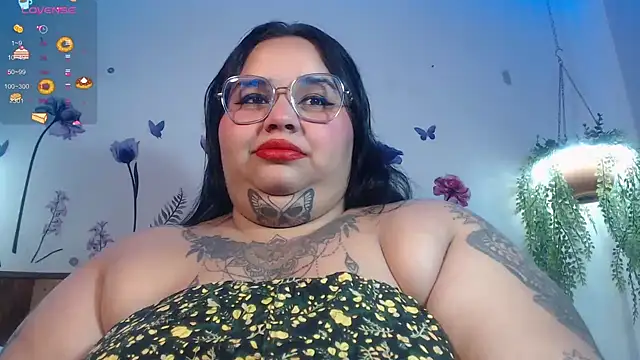 Snapshot of VeronikCuhubby chatting on 01.18.25 VeronikCuhubby online show from 01.18.25