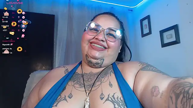 Snapshot of VeronikCuhubby chatting on 01.27.25 VeronikCuhubby online show from 01.27.25