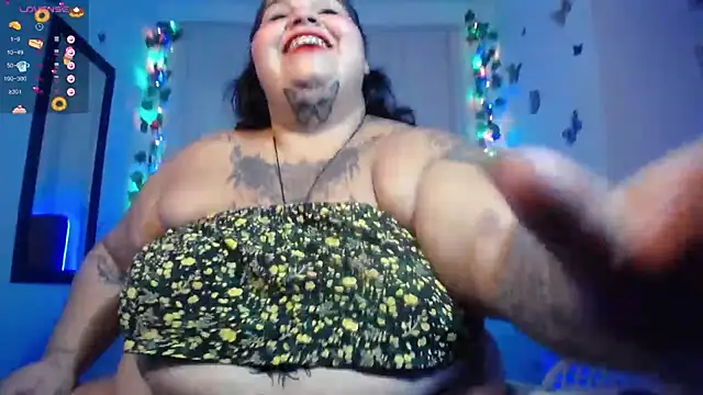 Snapshot of VeronikCuhubby chatting on 02.20.25 VeronikCuhubby online show from 02.20.25