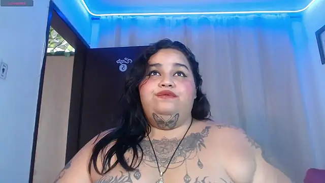 Snapshot of VeronikCuhubby chatting on 03.10.25 VeronikCuhubby online show from 03.10.25