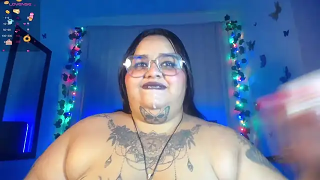 Snapshot of VeronikCuhubby chatting on 03.20.25 VeronikCuhubby online show from 03.20.25