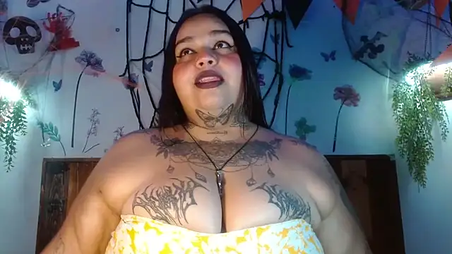 Snapshot of VeronikCuhubby chatting on 10.21.25 VeronikCuhubby online show from 10.21.25