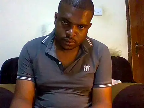 Snapshot of lui_cuuty chatting on 10.03.25 lui cuuty online show from 10.03.25