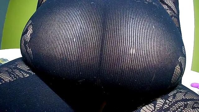 Snapshot of Queenboobs61 chatting on 04.14.26 Queenboobs61 online show from 04.14.26