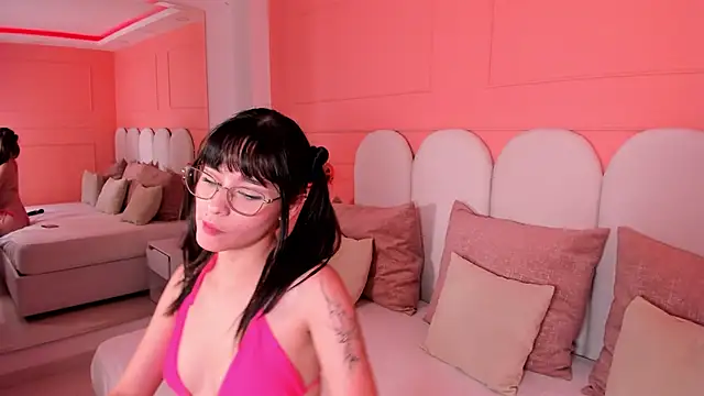 emilly williams  online show from 01.30.25