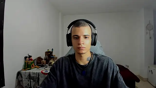 Snapshot of Balo_lovers chatting on 03.12.25 Balo lovers online show from 03.12.25