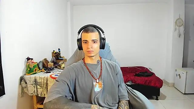 Snapshot of Balo_lovers chatting on 03.18.25 Balo lovers online show from 03.18.25