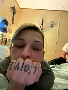 Snapshot of Nicole96666 chatting on 10.18.25 Nicole96666 online show from 10.18.25