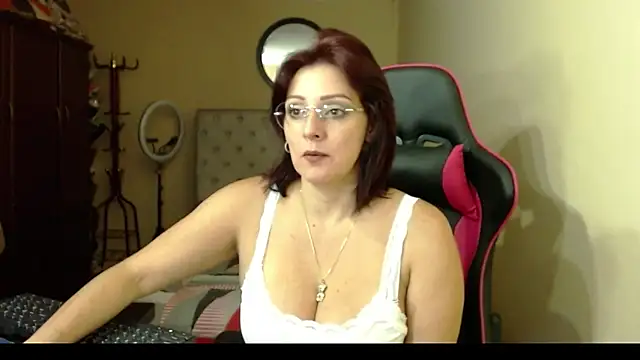 Carol Scottt online show from 02.10.25