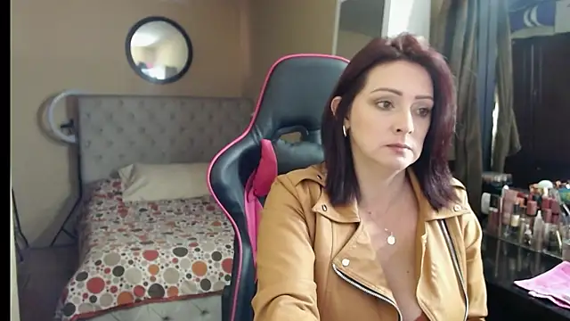 Carol Scottt online show from 10.31.25