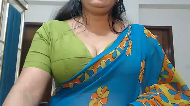Snapshot of desi-maisa130 chatting on 05.16.26 desi-maisa130 online show from 05.16.26