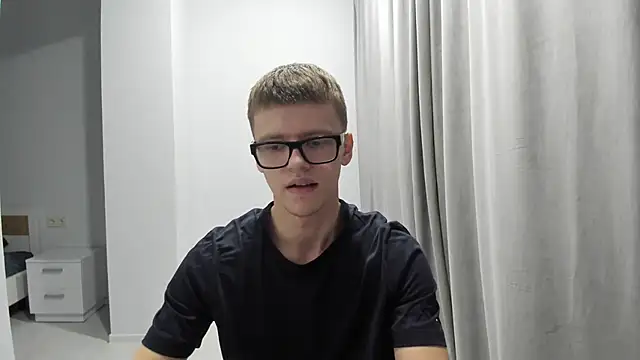 Snapshot of Tomas_Shelbi chatting on 12.05.24 Tomas Shelbi online show from 12.05.24