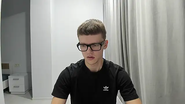 Snapshot of Tomas_Shelbi chatting on 12.06.24 Tomas Shelbi online show from 12.06.24