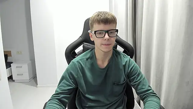 Snapshot of Tomas_Shelbi chatting on 01.13.25 Tomas Shelbi online show from 01.13.25