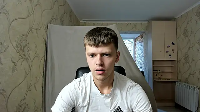 Snapshot of Tomas_Shelbi chatting on 10.18.25 Tomas Shelbi online show from 10.18.25