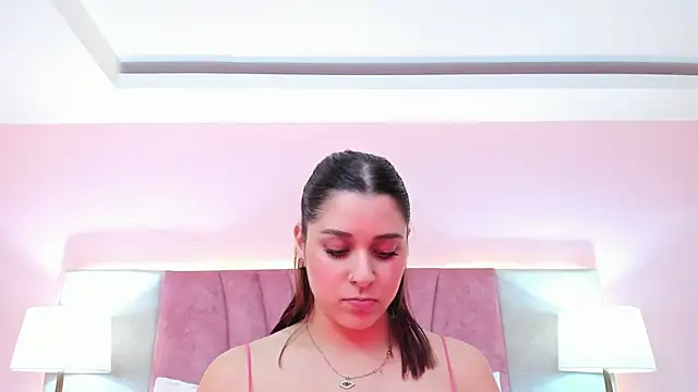 Snapshot of SophiaLaurens chatting on 01.17.25 SophiaLaurens online show from 01.17.25