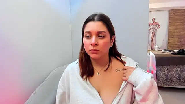 Snapshot of SophiaLaurens chatting on 02.07.25 SophiaLaurens online show from 02.07.25