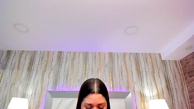 Snapshot of SophiaLaurens chatting on 02.10.25 SophiaLaurens online show from 02.10.25