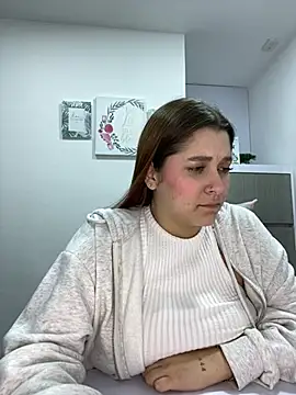 Snapshot of SophiaLaurens chatting on 03.07.25 SophiaLaurens online show from 03.07.25